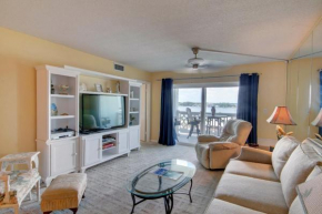El Matador 563 - Great unit on the 6th floor with beautiful views of the Sound!